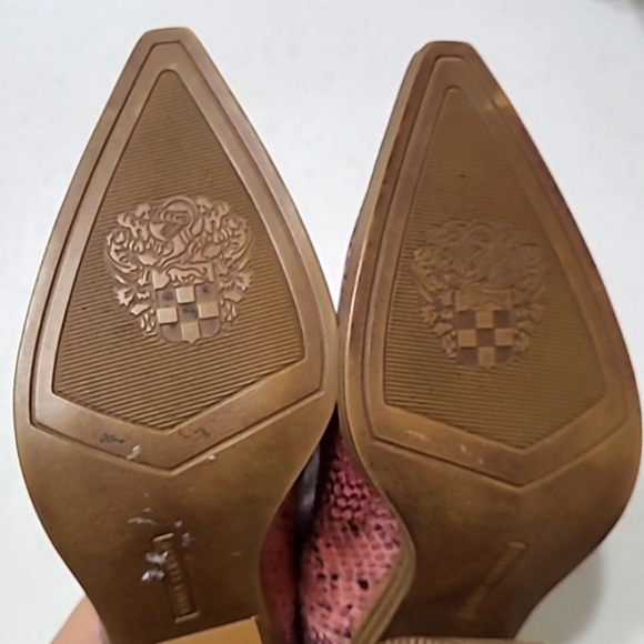 Vince Camuto Gigietta pink snakeskin booties size 7 - Picture 9 of 10